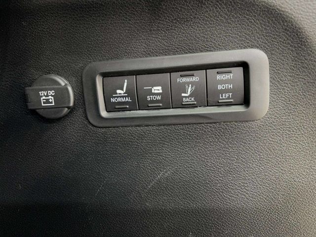 2019 Chrysler Pacifica Limited 4dr Mini Van - 22950316 - 23