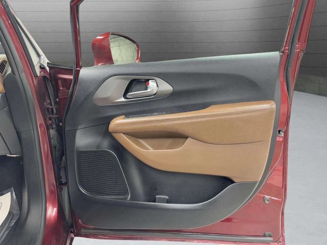 2019 Chrysler Pacifica Limited 4dr Mini Van - 22950316 - 31