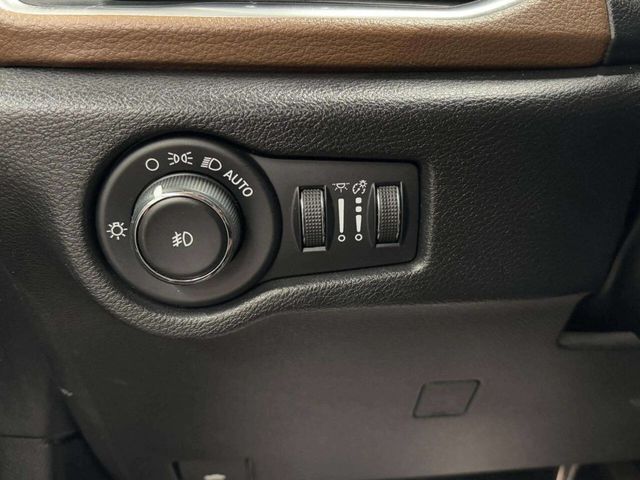 2019 Chrysler Pacifica Limited 4dr Mini Van - 22950316 - 50