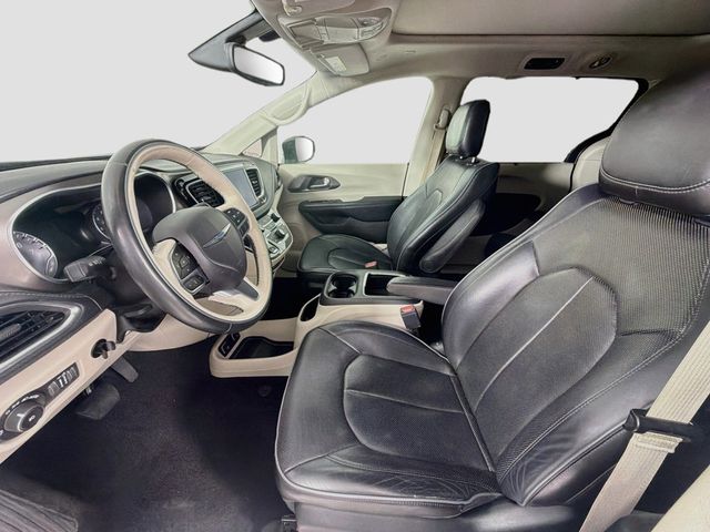 2019 Chrysler Pacifica Limited FWD - 23079579 - 20