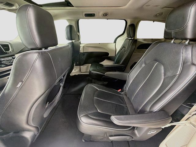 2019 Chrysler Pacifica Limited FWD - 23079579 - 24