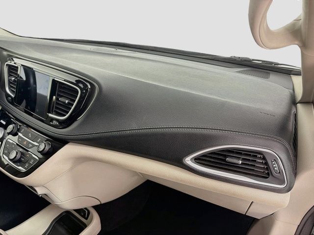 2019 Chrysler Pacifica Limited FWD - 23079579 - 30