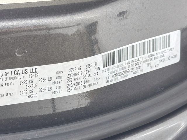 2019 Chrysler Pacifica Limited FWD - 23079579 - 33
