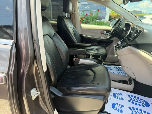 2019 Chrysler Pacifica LX FWD - 23038899 - 19