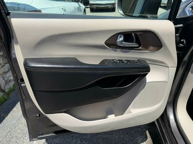 2019 Chrysler Pacifica LX FWD - 23038899 - 21