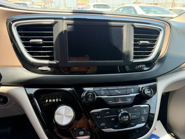2019 Chrysler Pacifica LX FWD - 23038899 - 24