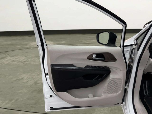 2019 Chrysler Pacifica LX FWD - 23055249 - 11