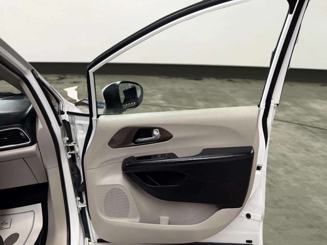 2019 Chrysler Pacifica LX FWD - 23055249 - 17