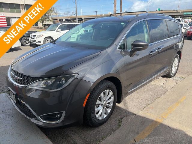 2019 Chrysler Pacifica Touring L - 23011504 - 0