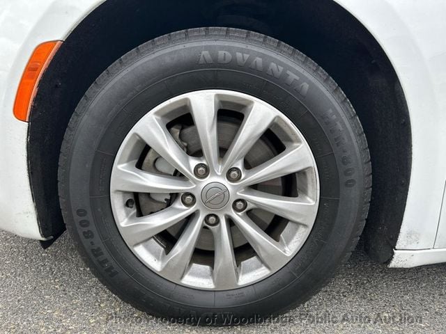 2019 Chrysler Pacifica Touring L - 22940868 - 13