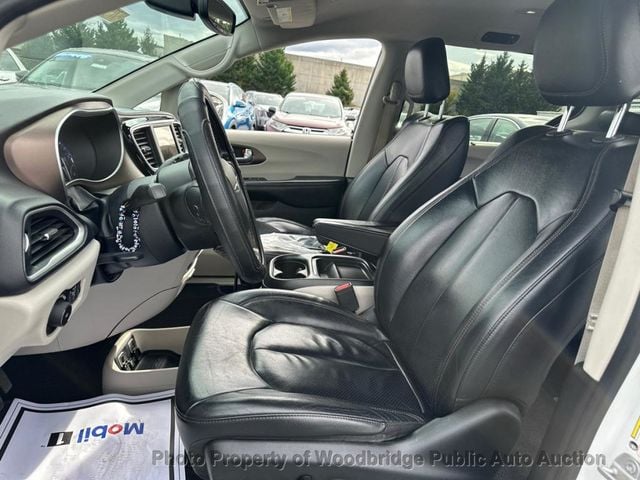 2019 Chrysler Pacifica Touring L - 22940868 - 5
