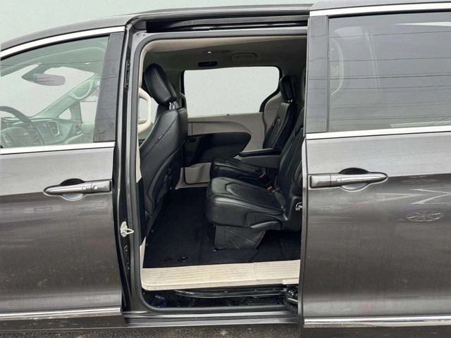 2019 Chrysler Pacifica Touring L 35th Anniversary FWD - 22968924 - 12