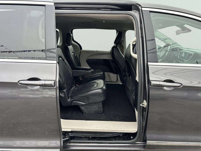 2019 Chrysler Pacifica Touring L 35th Anniversary FWD - 22968924 - 14