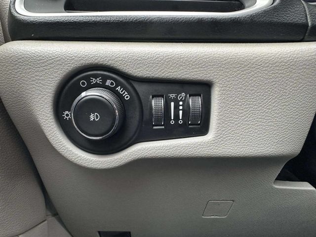 2019 Chrysler Pacifica Touring L 35th Anniversary FWD - 22968924 - 25