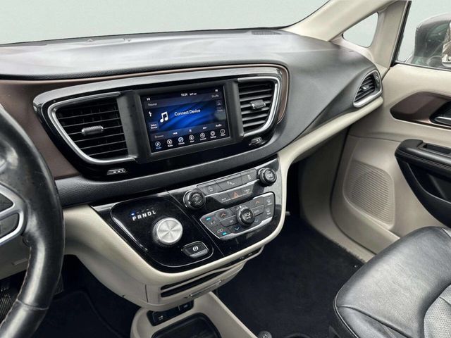 2019 Chrysler Pacifica Touring L 35th Anniversary FWD - 22968924 - 29