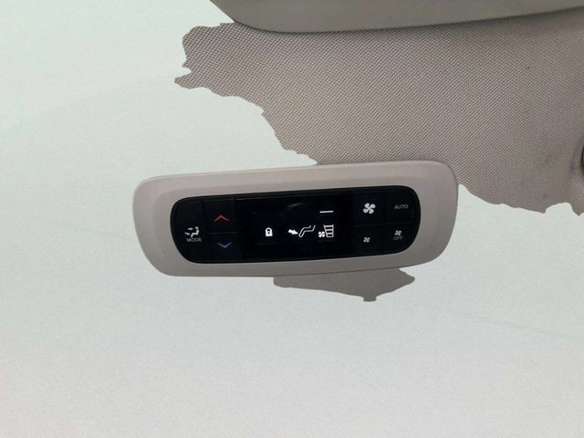 2019 Chrysler Pacifica Touring L 35th Anniversary FWD - 22968924 - 34