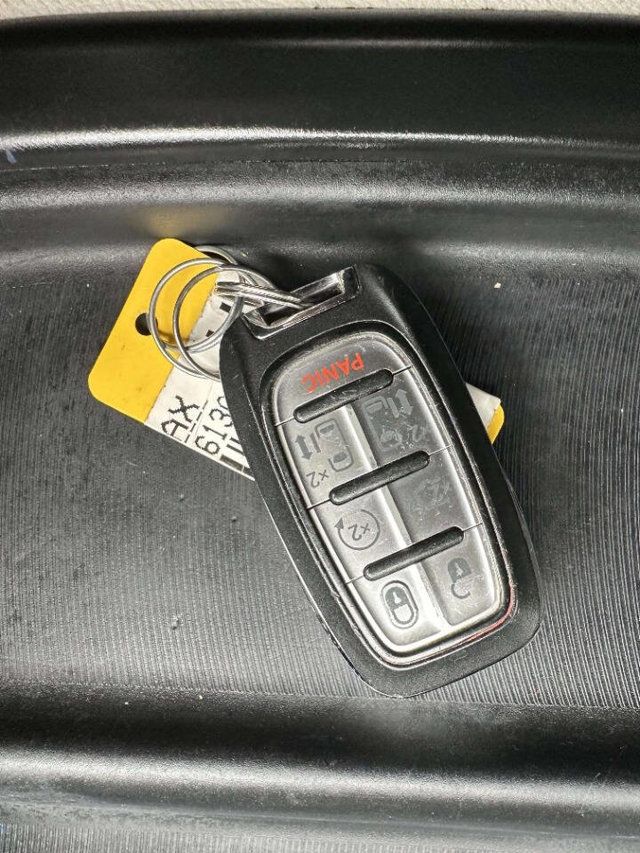 2019 Chrysler Pacifica Touring L 35th Anniversary FWD - 22968924 - 37