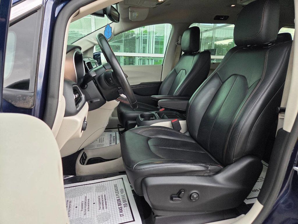 2019 Chrysler Pacifica Touring L photo 8