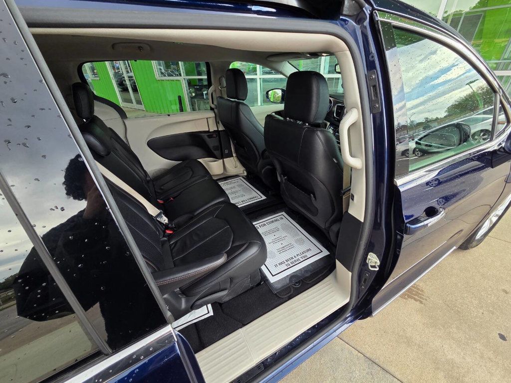2019 Chrysler Pacifica Touring L photo 15
