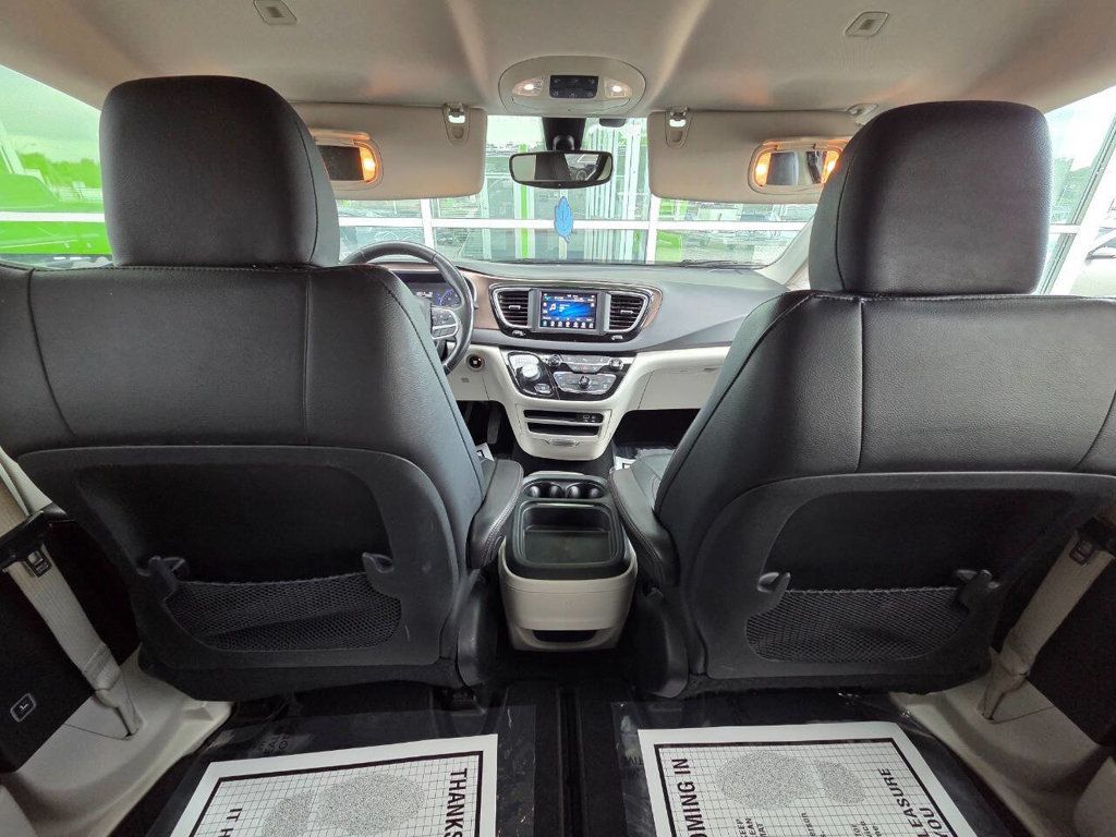 2019 Chrysler Pacifica Touring L photo 22