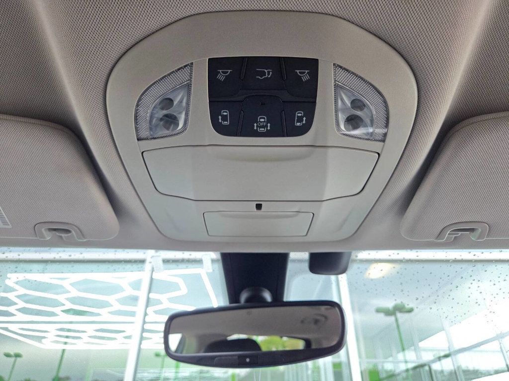 2019 Chrysler Pacifica Touring L photo 24