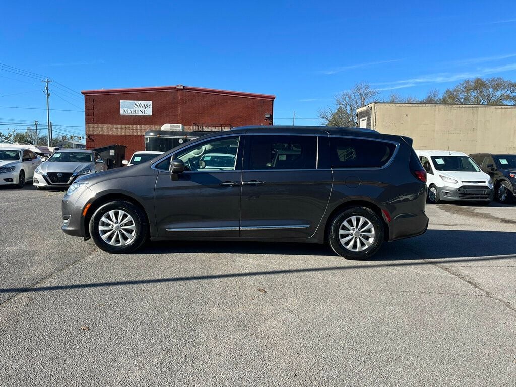 2019 Chrysler Pacifica Touring L FWD - 22667850 - 3