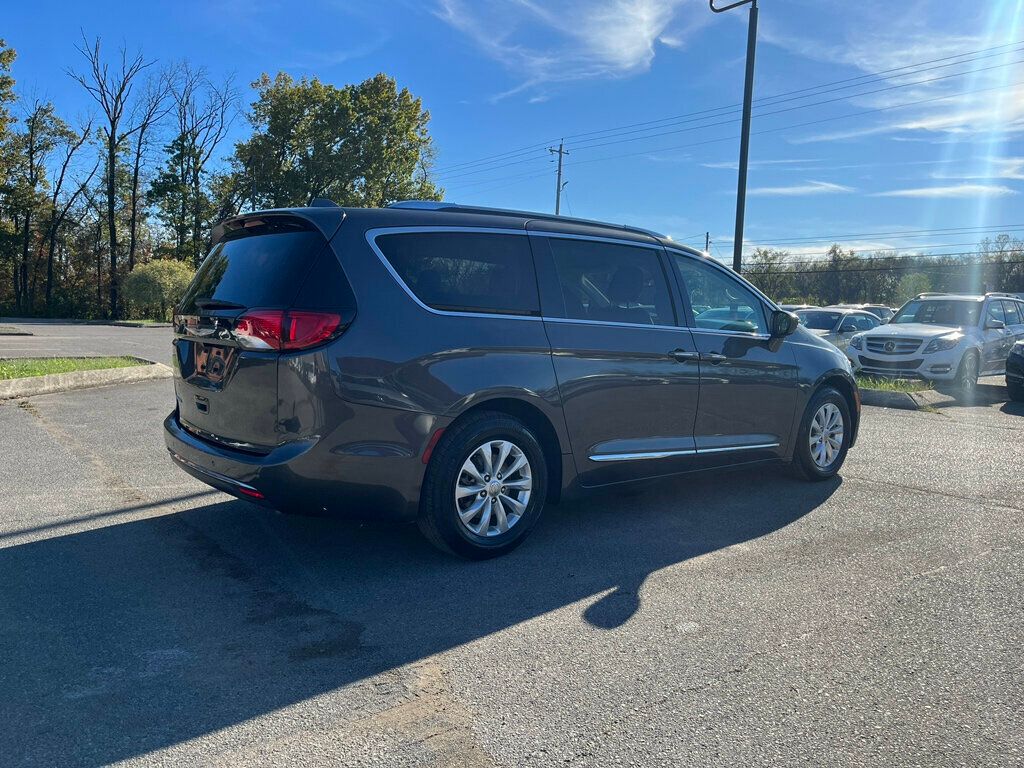 2019 Chrysler Pacifica Touring L FWD - 22667850 - 5