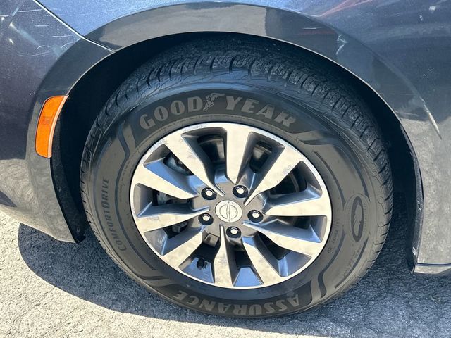 2019 Chrysler Pacifica Touring L Plus - 23050746 - 11