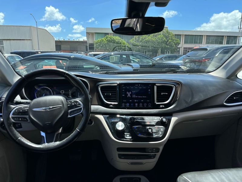 2019 Chrysler Pacifica Touring L Plus - 23050746 - 13
