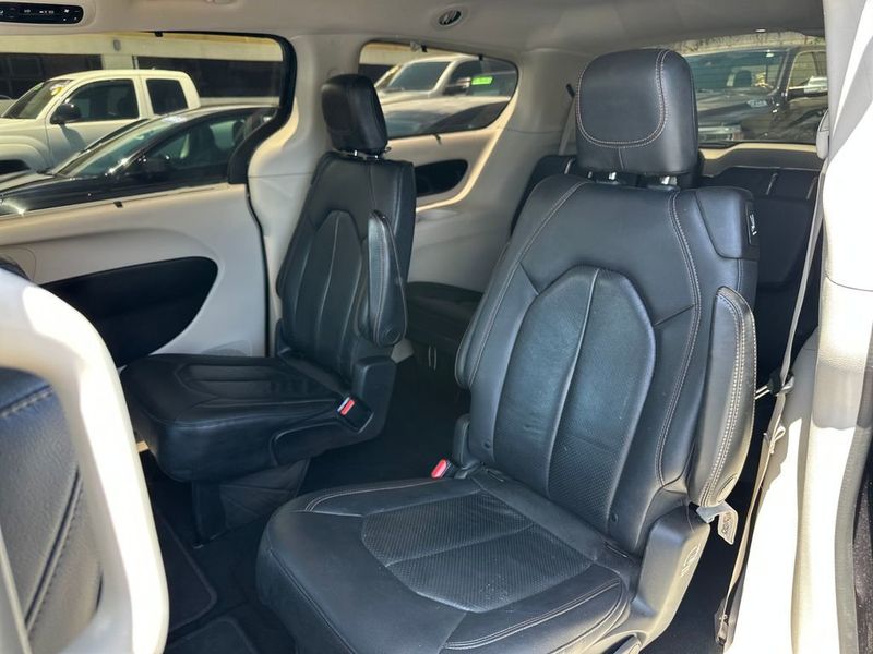 2019 Chrysler Pacifica Touring L Plus - 23050746 - 14