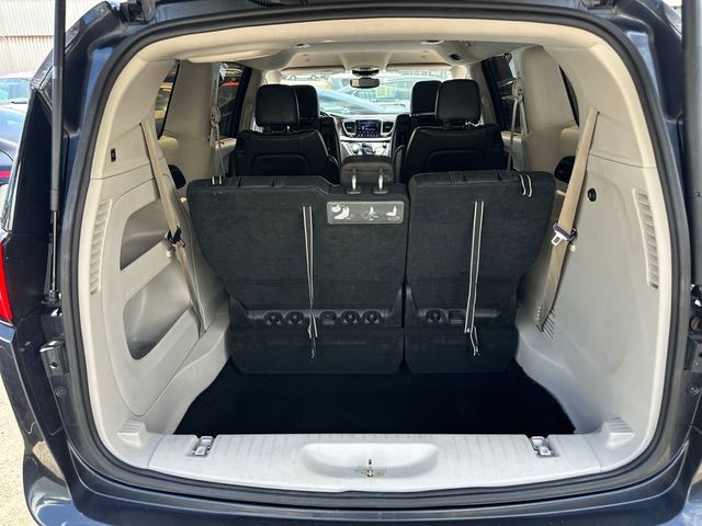 2019 Chrysler Pacifica Touring L Plus - 23050746 - 19