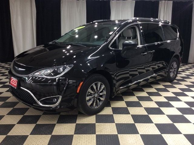 2019 Chrysler Pacifica Touring L Plus - 22715330 - 2