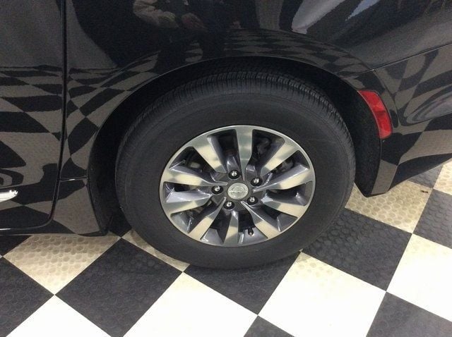 2019 Chrysler Pacifica Touring L Plus - 22715330 - 34