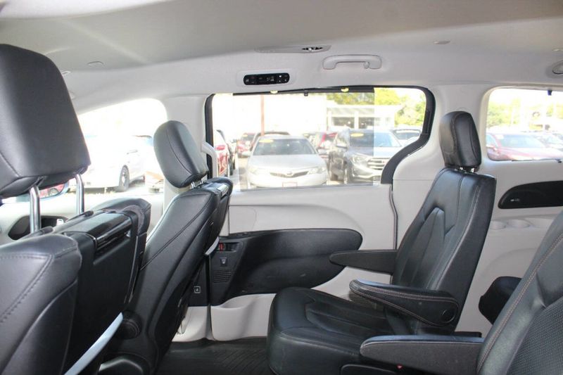 2019 Chrysler Pacifica Touring L Plus 4dr Mini Van - 22915520 - 12