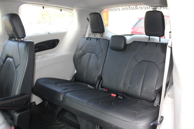 2019 Chrysler Pacifica Touring L Plus 4dr Mini Van - 22915520 - 15