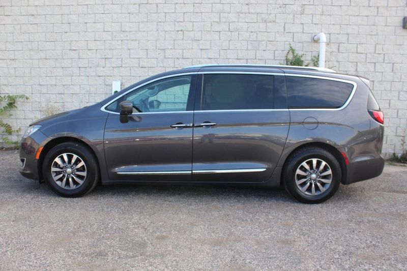 2019 Chrysler Pacifica Touring L Plus 4dr Mini Van - 22915520 - 1