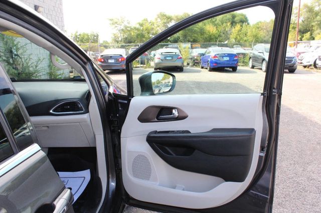 2019 Chrysler Pacifica Touring L Plus 4dr Mini Van - 22915520 - 22