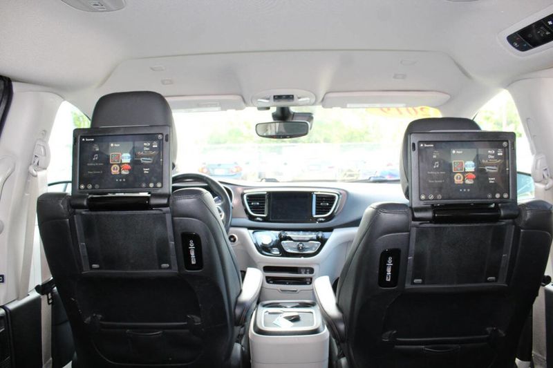2019 Chrysler Pacifica Touring L Plus 4dr Mini Van - 22915520 - 25