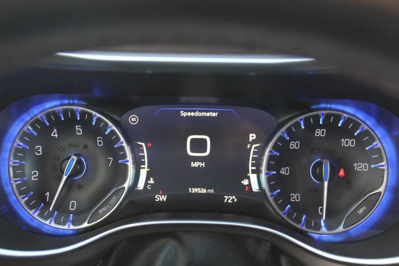 2019 Chrysler Pacifica Touring L Plus 4dr Mini Van - 22915520 - 32