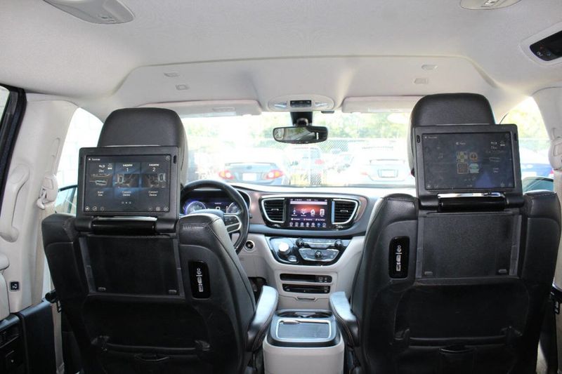 2019 Chrysler Pacifica Touring L Plus 4dr Mini Van - 22916535 - 23