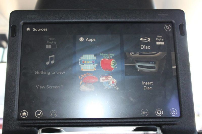 2019 Chrysler Pacifica Touring L Plus 4dr Mini Van - 22916535 - 24