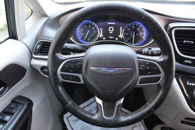 2019 Chrysler Pacifica Touring L Plus 4dr Mini Van - 22916535 - 29
