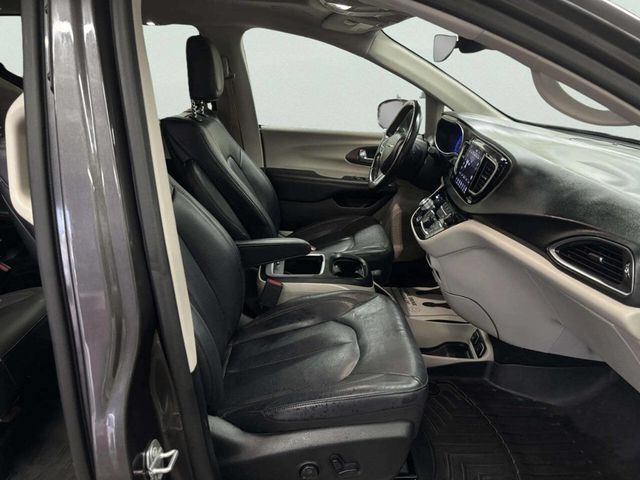 2019 Chrysler Pacifica Touring L Plus 4dr Mini Van - 23012860 - 19