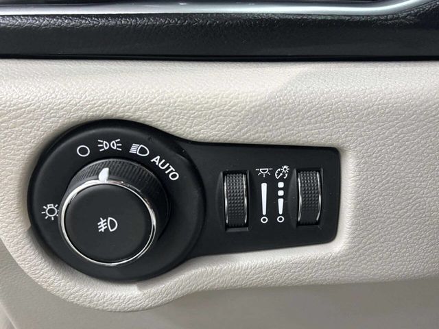 2019 Chrysler Pacifica Touring L Plus 4dr Mini Van - 23012860 - 32