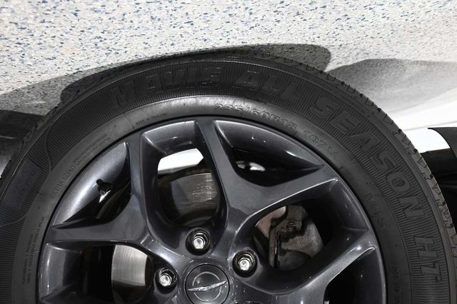 2019 Chrysler Pacifica Touring L Plus Handicap Mobility Van - 23065625 - 11