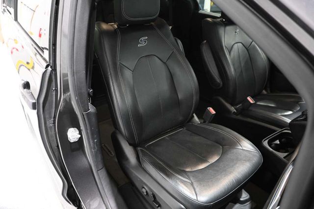 2019 Chrysler Pacifica Touring L Plus Handicap Mobility Van - 23065625 - 15
