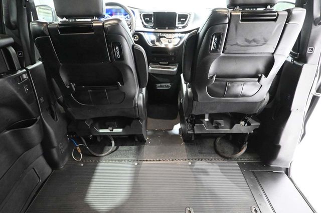2019 Chrysler Pacifica Touring L Plus Handicap Mobility Van - 23065625 - 19