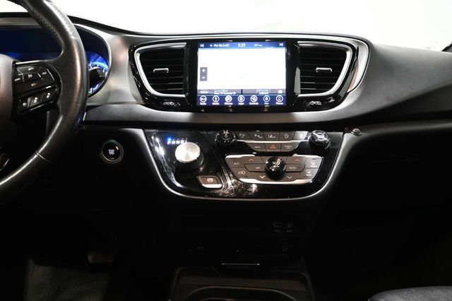 2019 Chrysler Pacifica Touring L Plus Handicap Mobility Van - 23065625 - 22