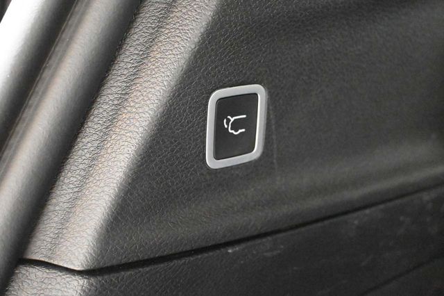 2019 Chrysler Pacifica Touring L Plus Handicap Mobility Van - 23065625 - 26