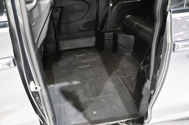 2019 Chrysler Pacifica Touring L Plus Handicap Mobility Van - 23065625 - 27